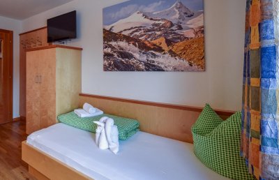 Schlafzimmer UG 4Bett